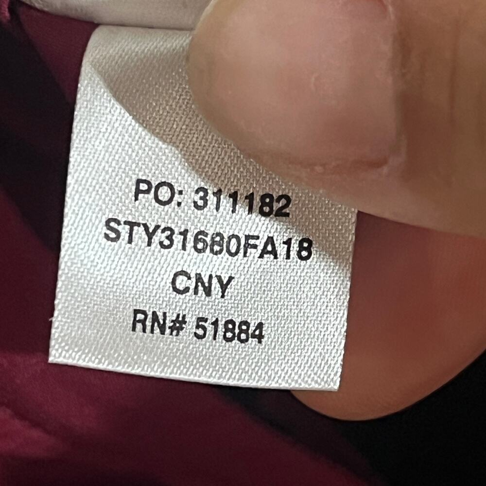 Patagonia Women's Red Snowbelle Reversible Quilted Jacket Liner  Size Small - Picture 8 of 10